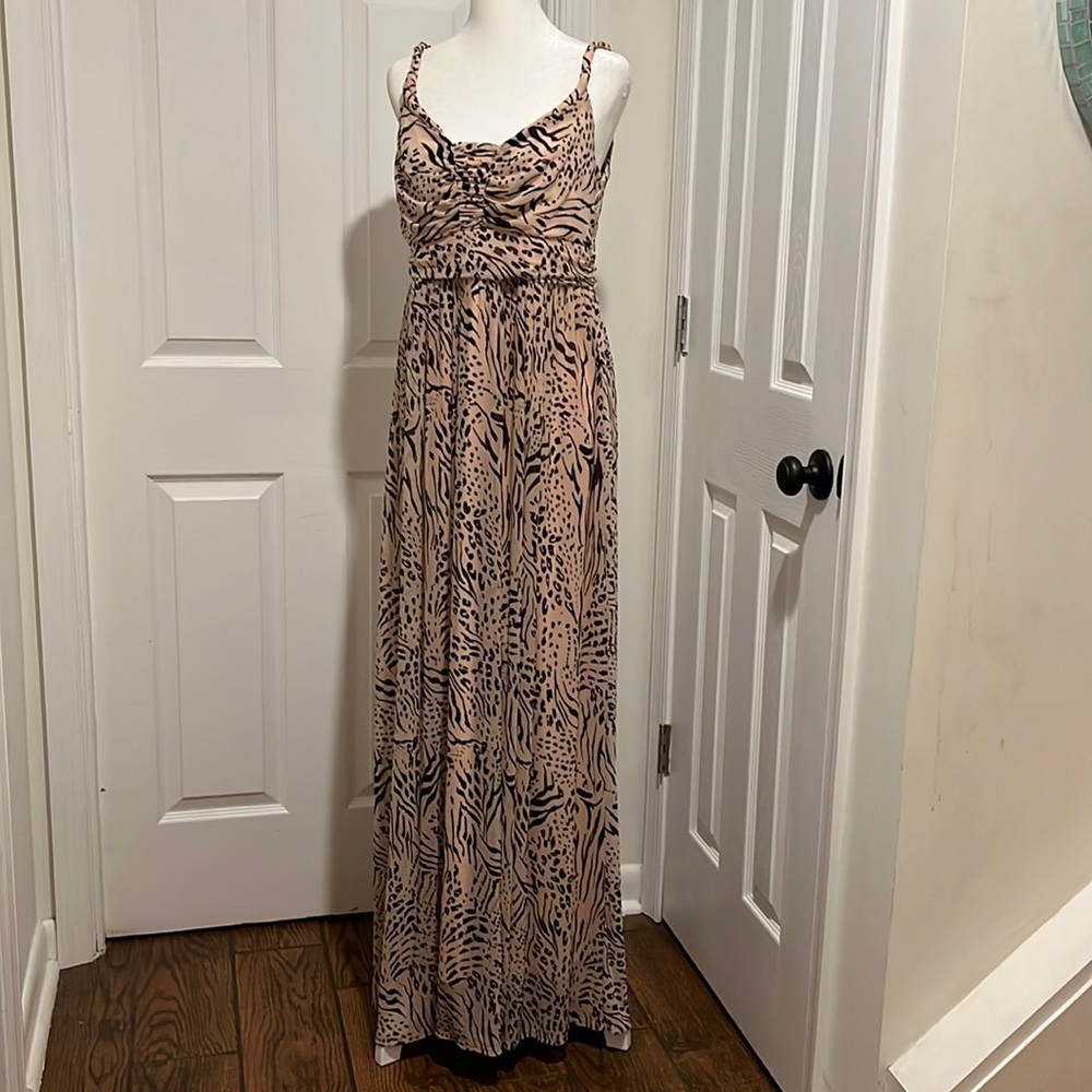 LIKE NEW: Sexy light maxi dress pink/cream/blk print. Size M, H&M.